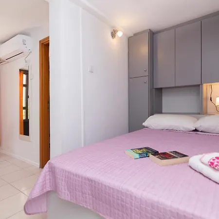 Central Rose In Hearth Of Διαμέρισμα *